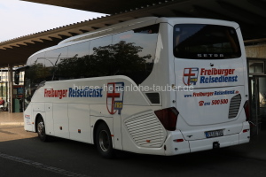 Fahrzeugseite FR-AZ-704