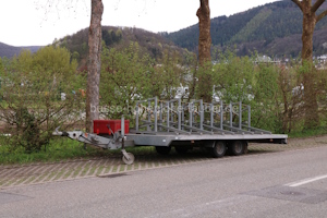 Fahrzeugseite LU-ET-977