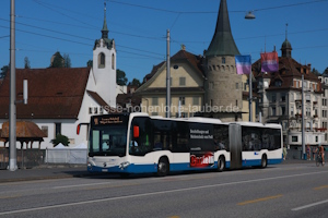 Fahrzeugseite LU-175074