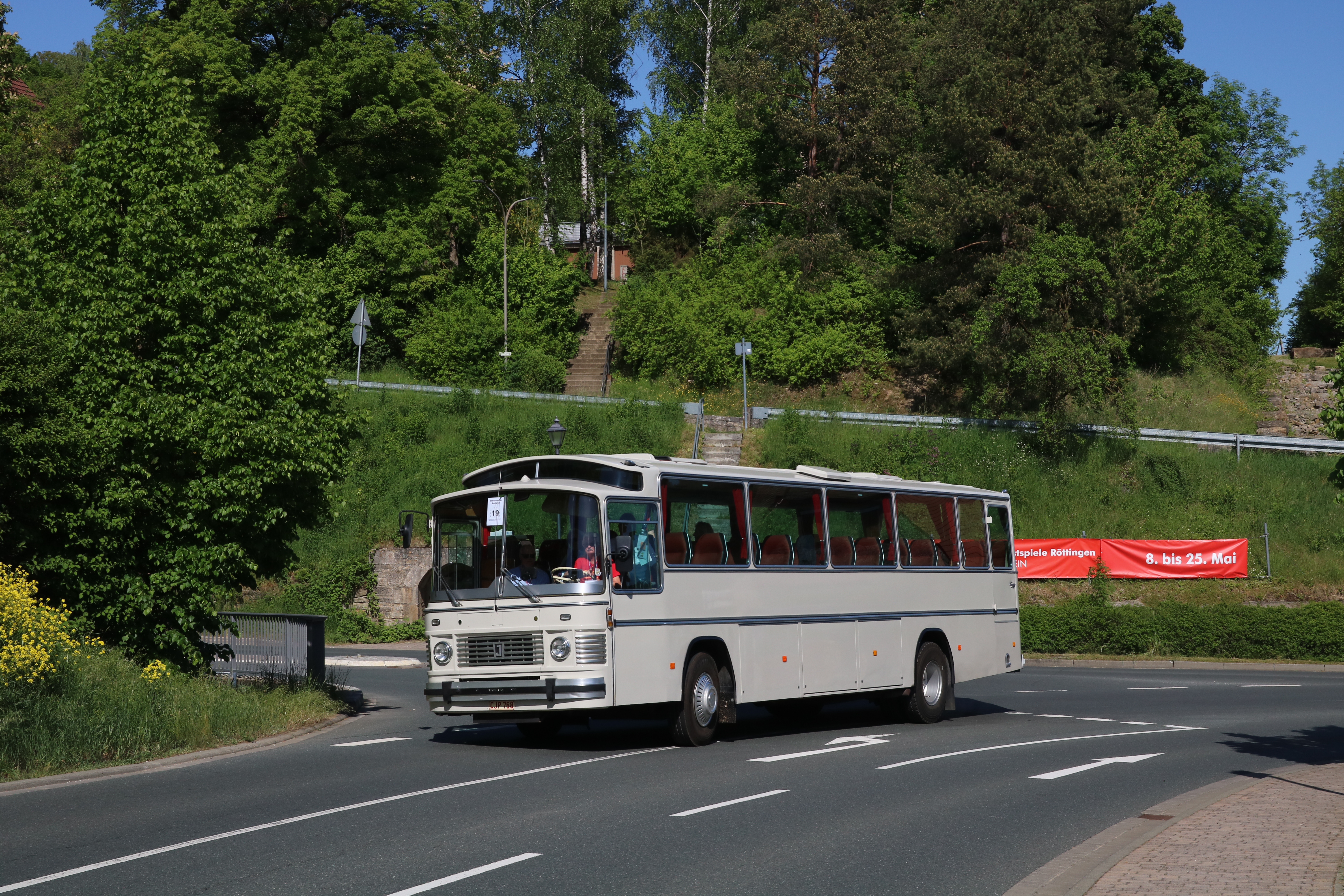 Fahrzeugseite (B)CJP-768