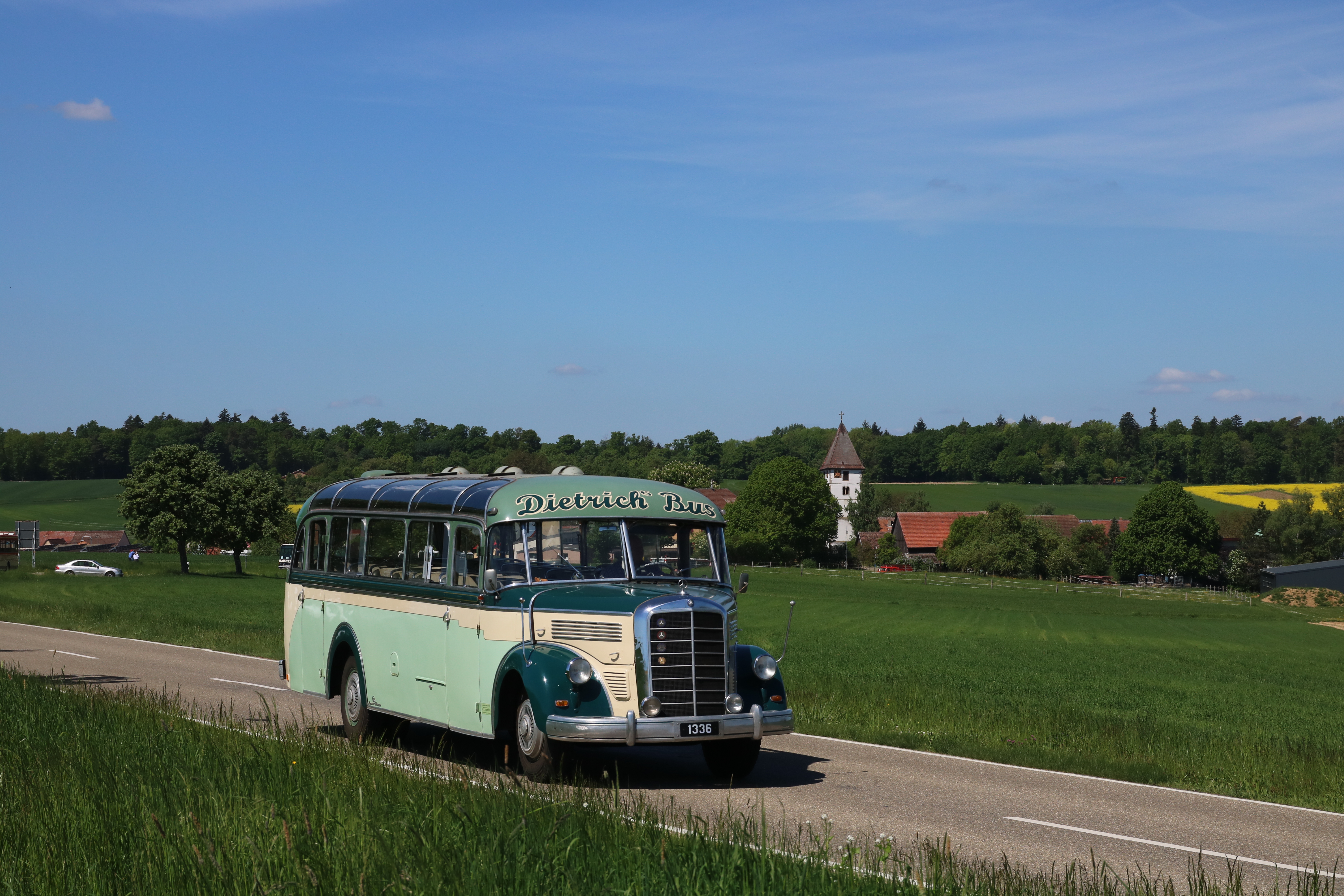 Fahrzeugseite (L)1336