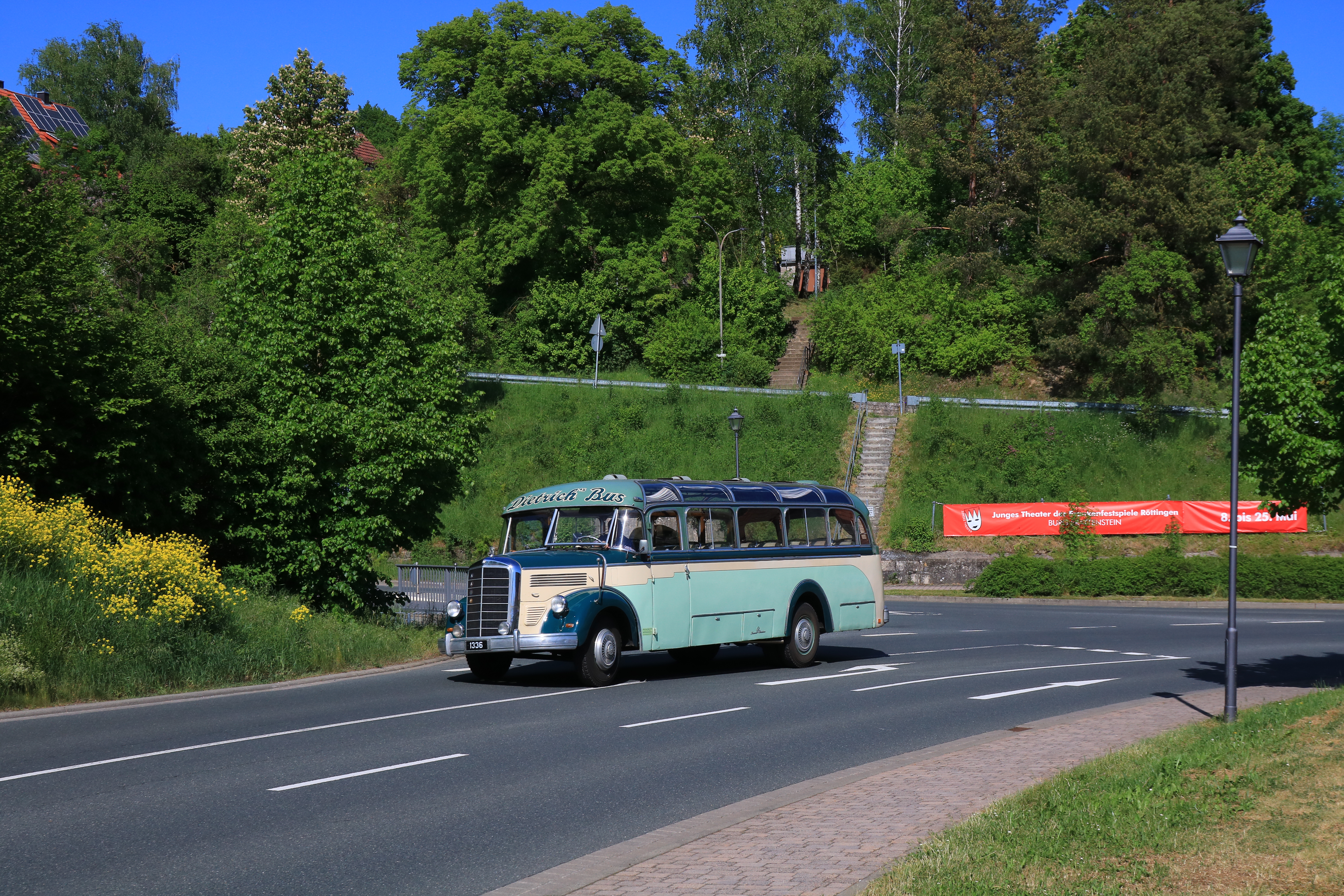 Fahrzeugseite (L)1336