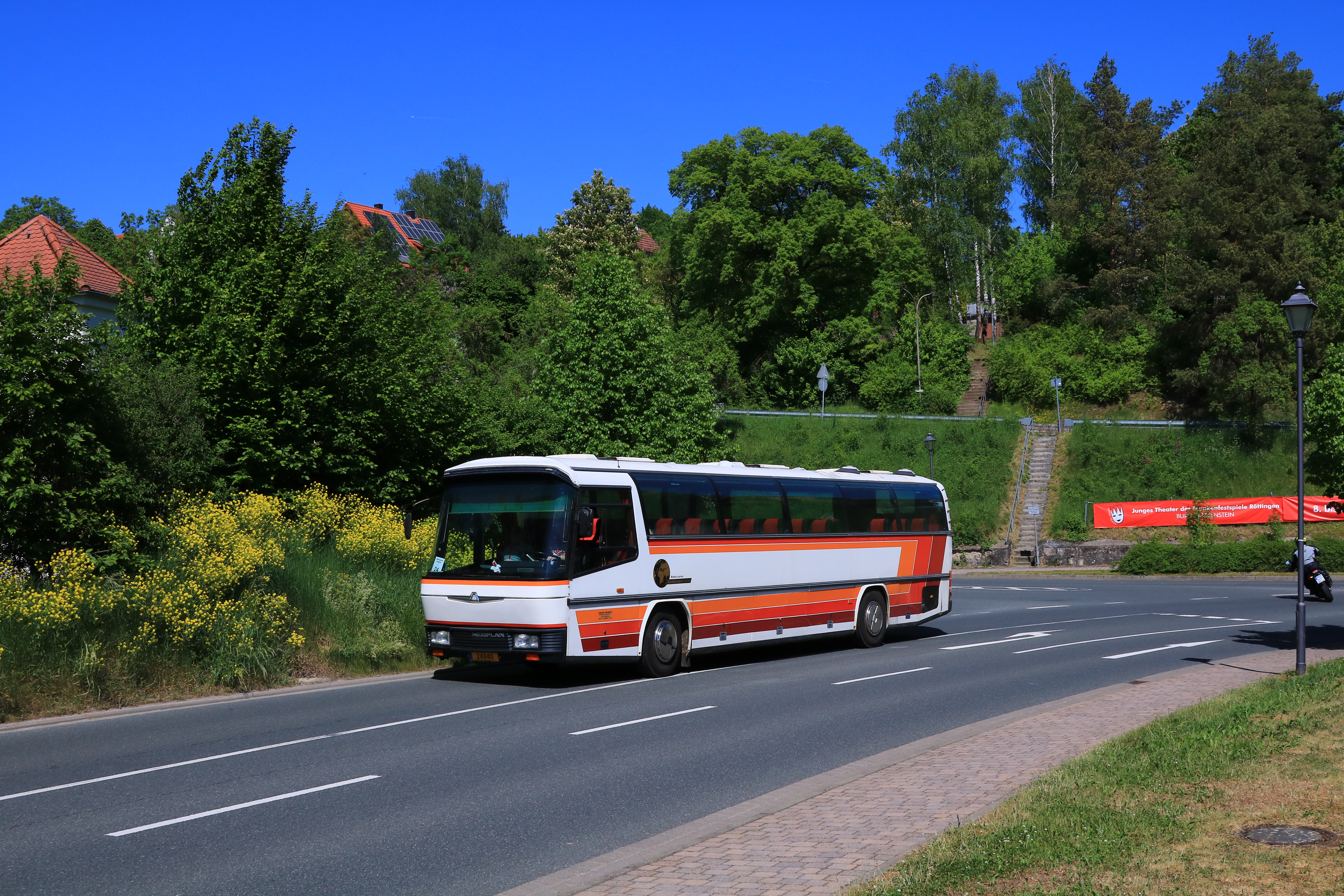 Fahrzeugseite (L)24840