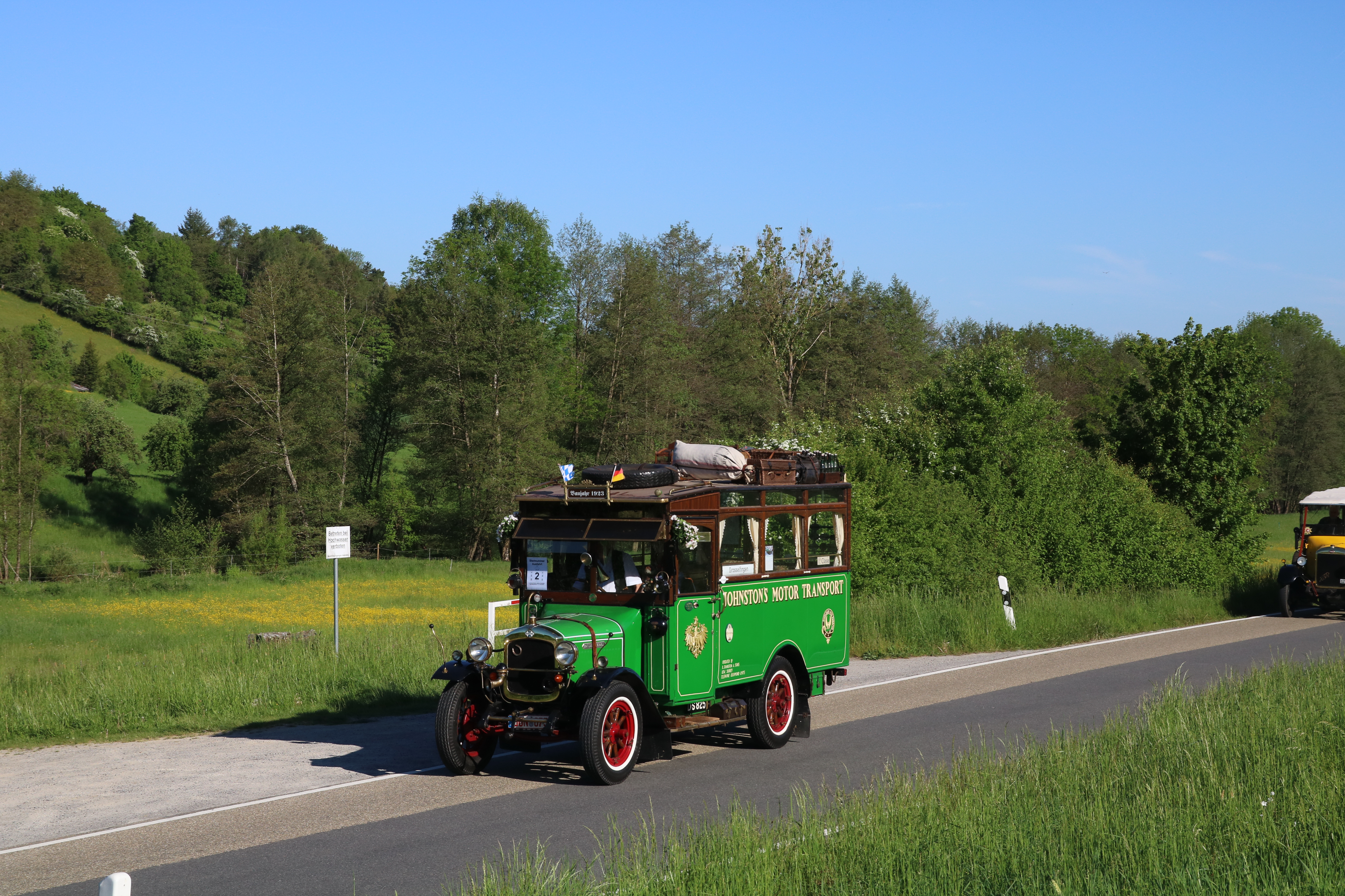 Fahrzeugseite DON-0754