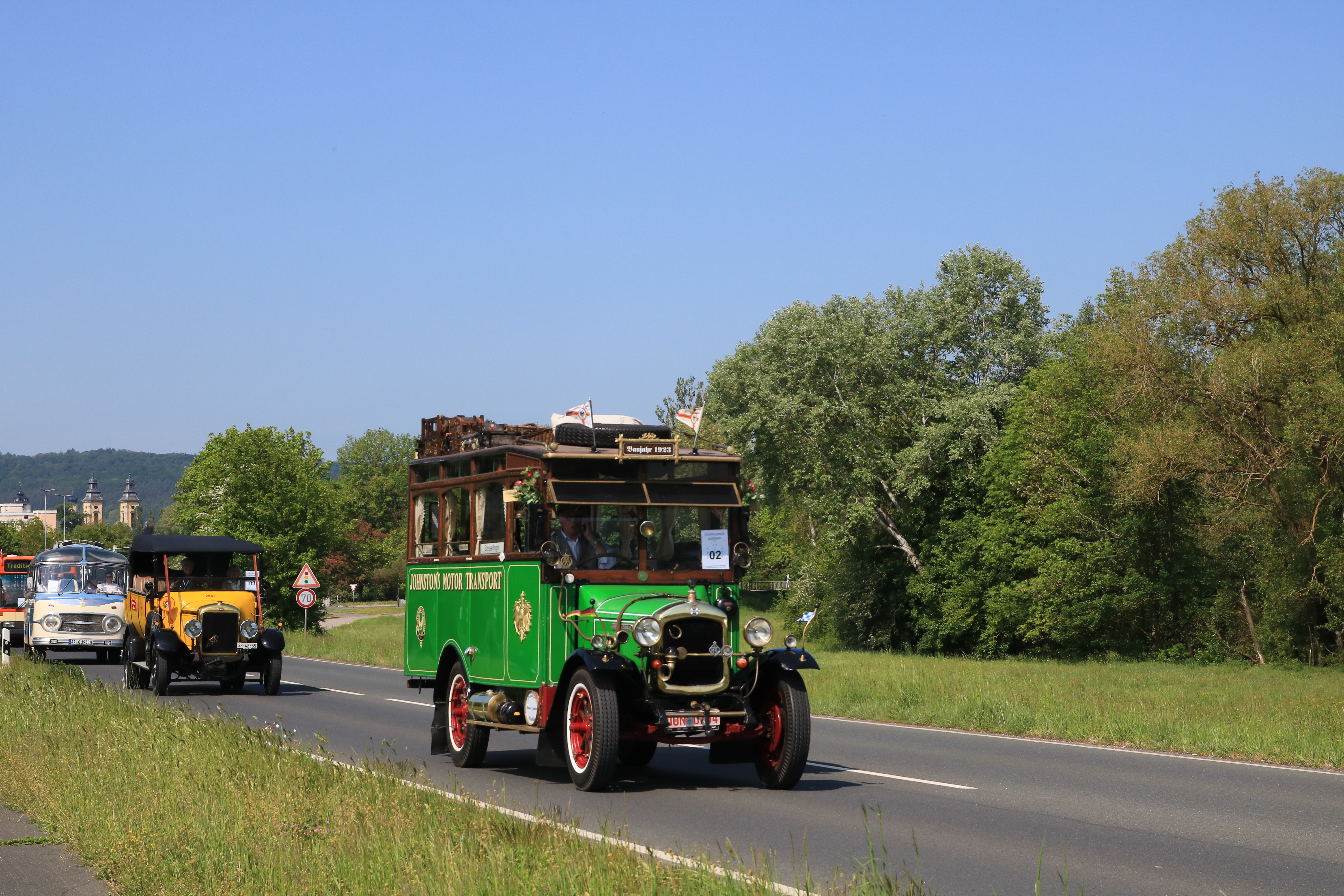 Fahrzeugseite DON-0754