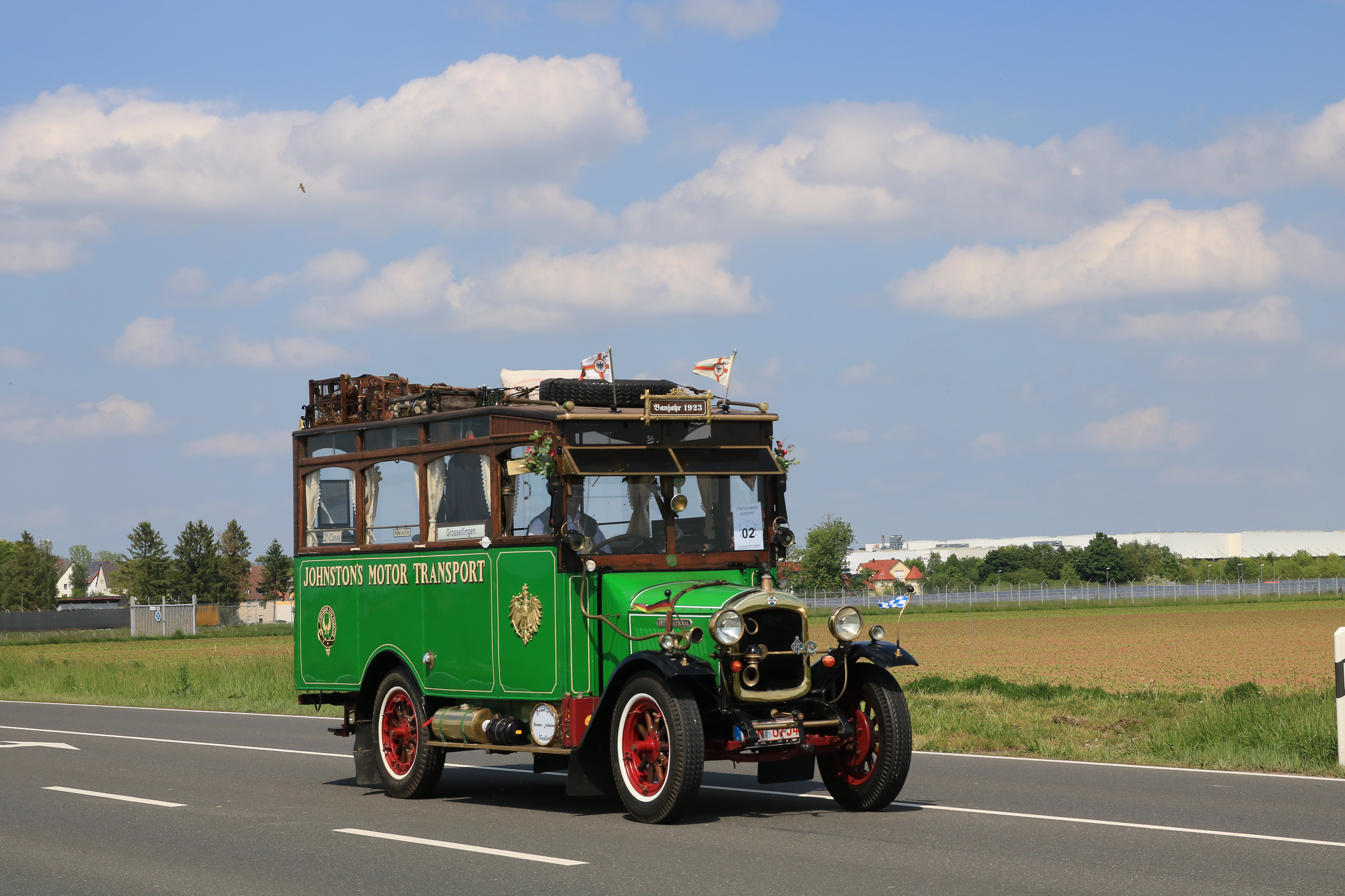 Fahrzeugseite DON-0754