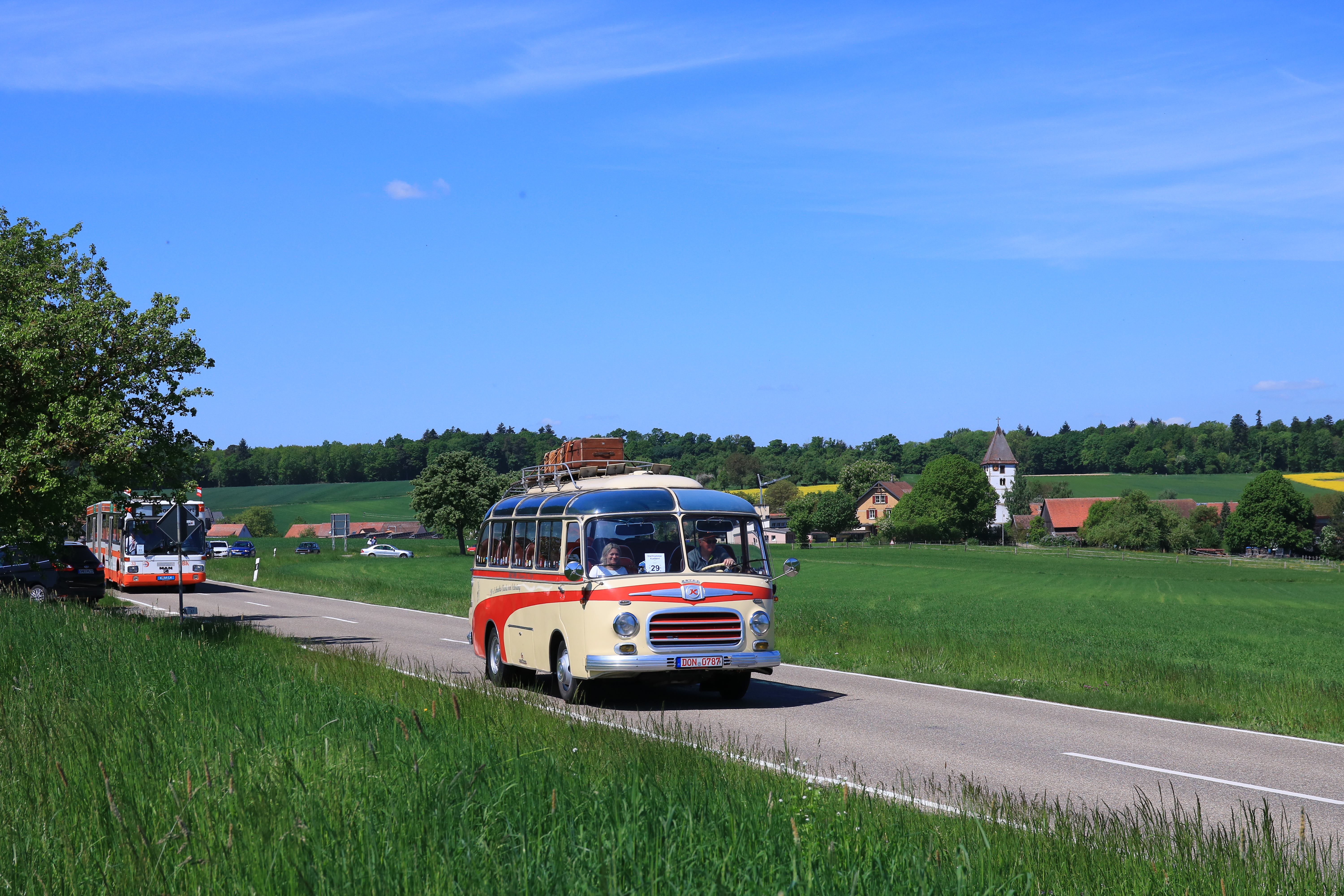 Fahrzeugseite DON-0787