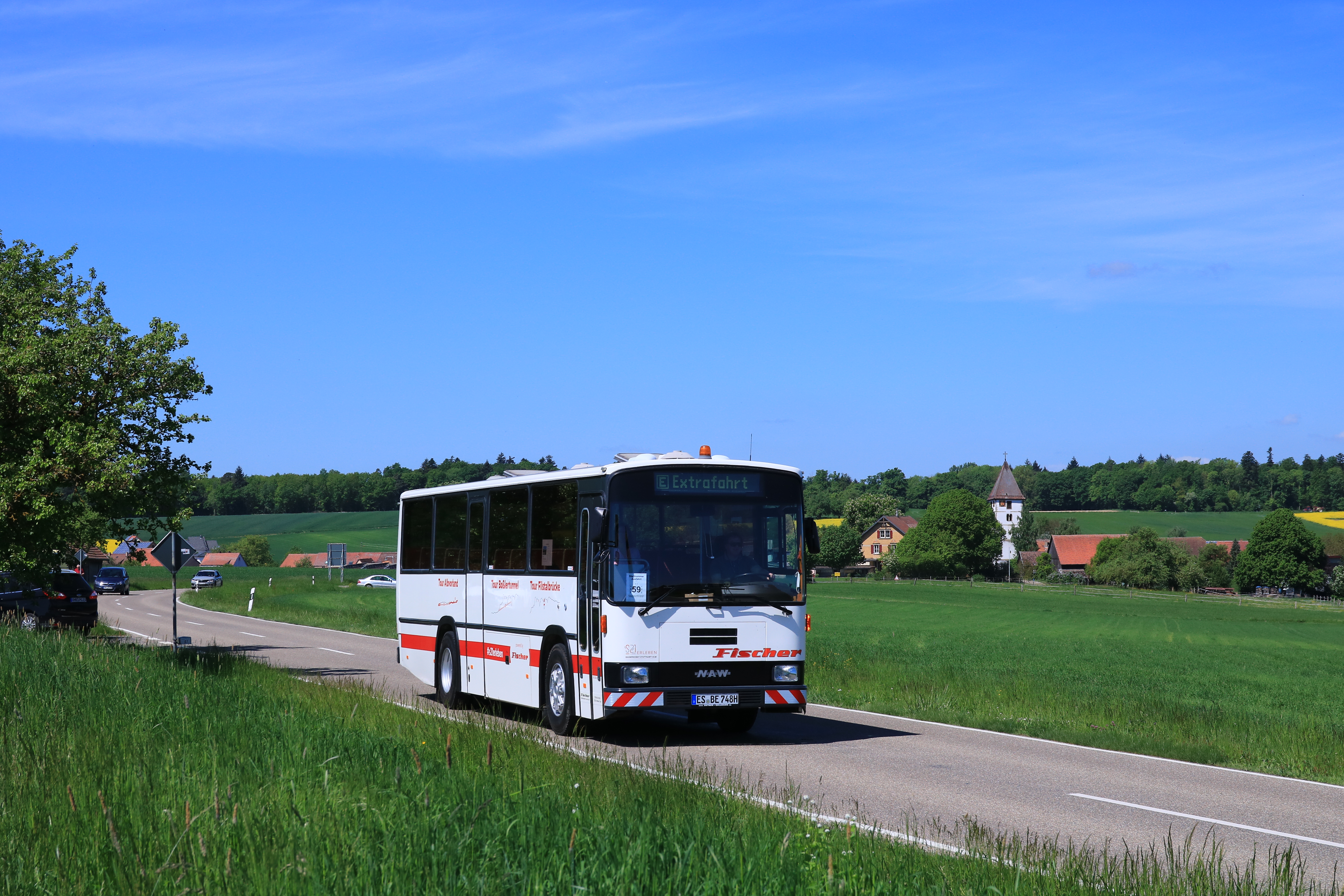 Fahrzeugseite ES-BE-748H