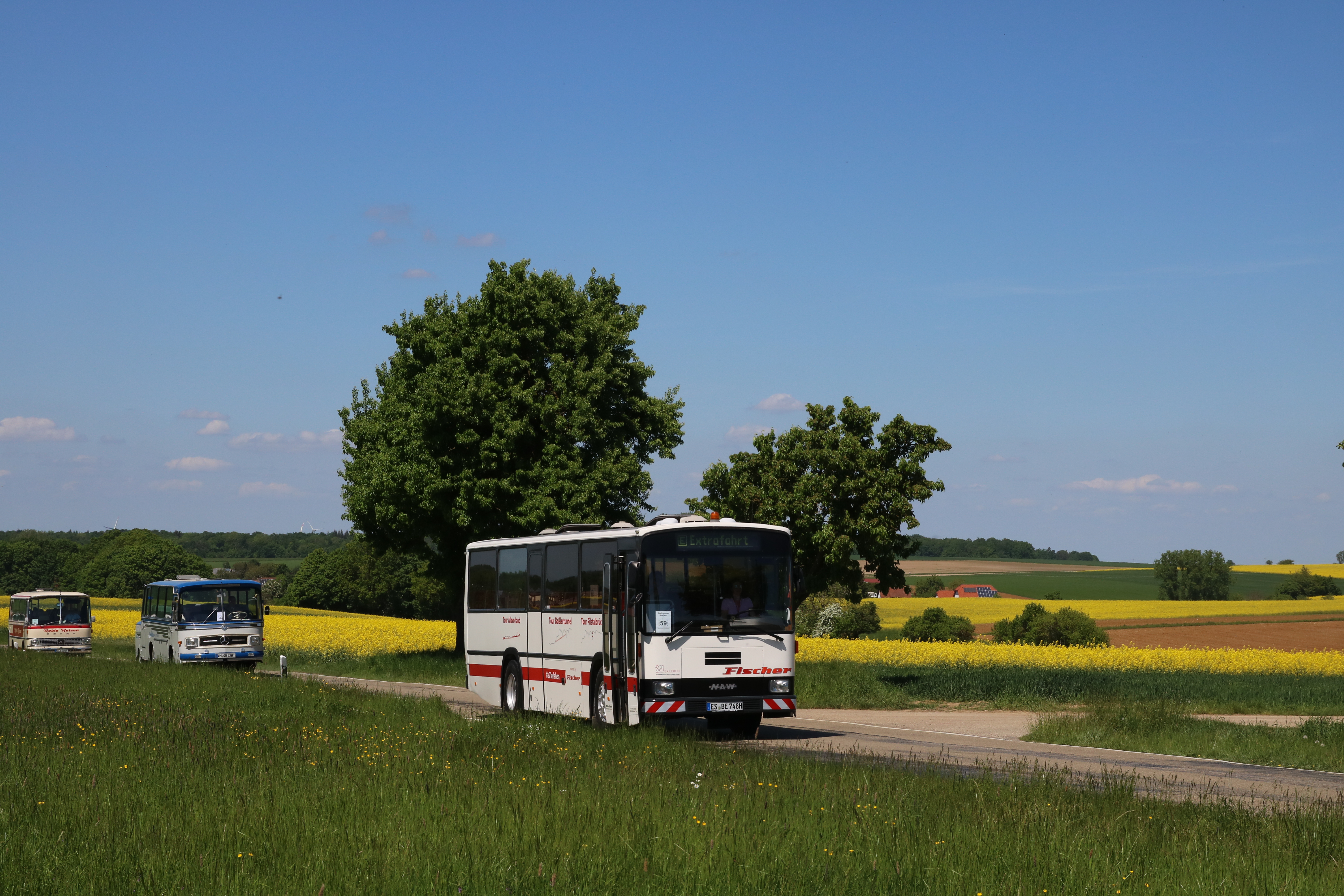 Fahrzeugseite ES-BE-748H